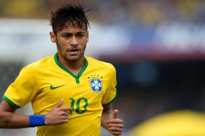 快船组织赛季前封闭特训提升战术执行，快船队伍