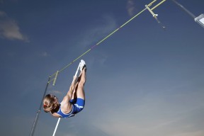 伊丽莎白·德克斯冲刺阶段表现抢眼，德雷克伊丽莎白女王